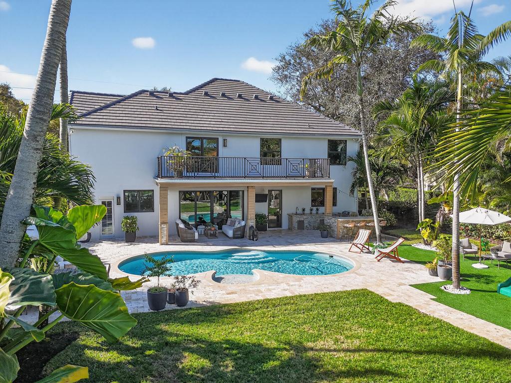 LOXAHATCHEE POINTE - Residential