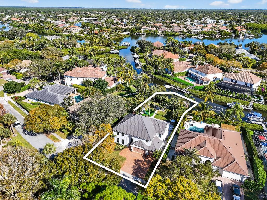 LOXAHATCHEE POINTE - Residential