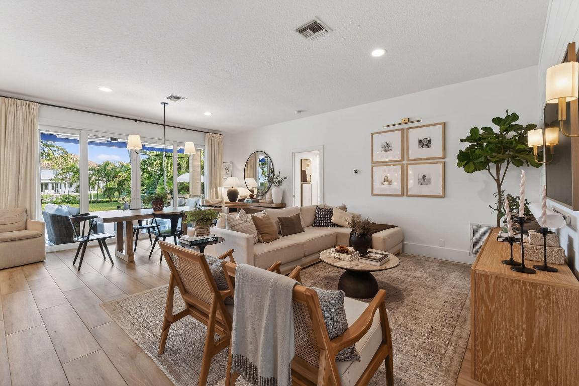 LOXAHATCHEE POINTE - Residential