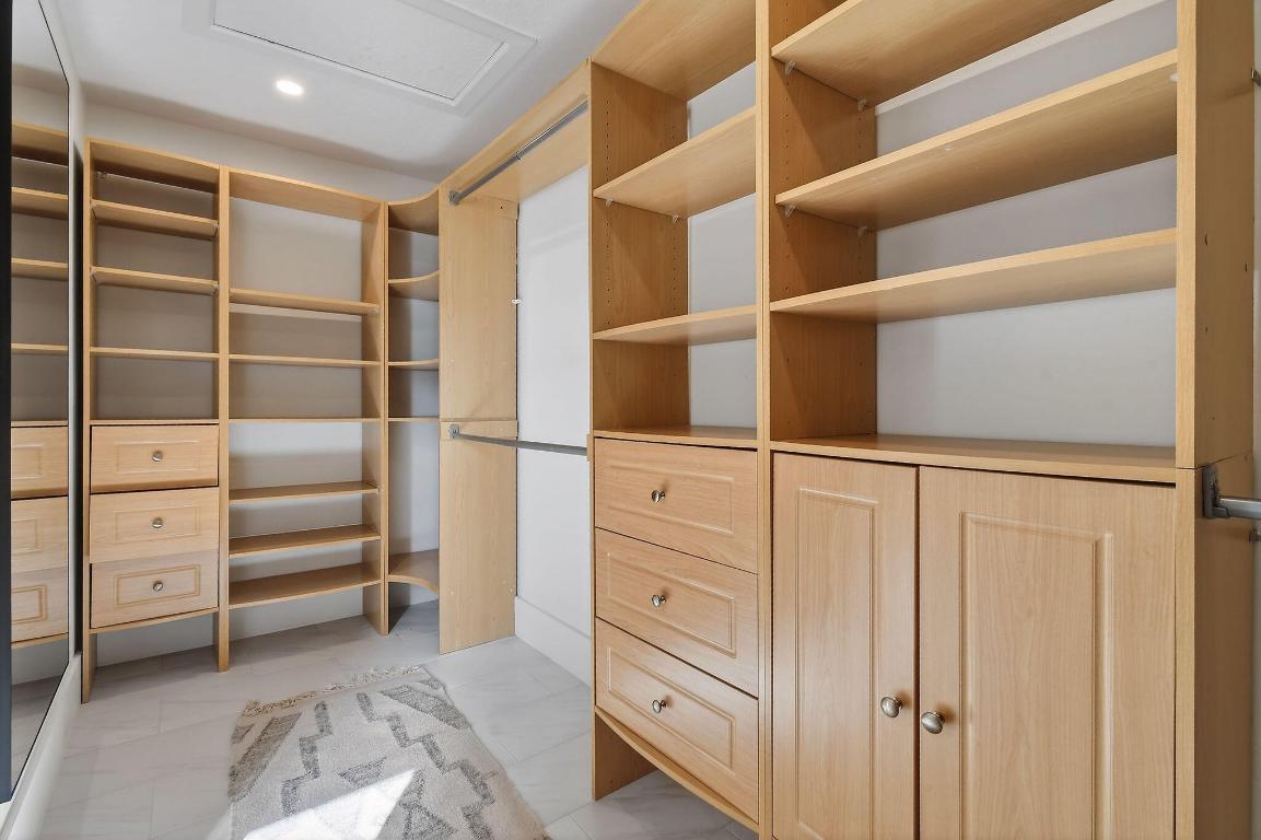 LOXAHATCHEE POINTE - Residential