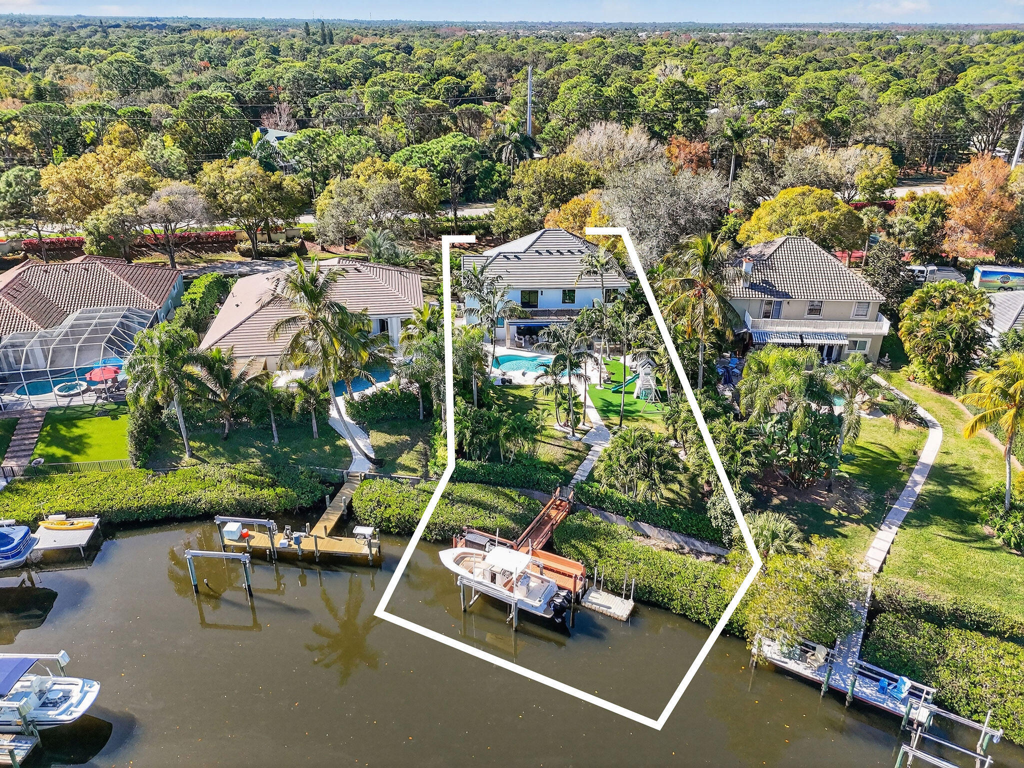 LOXAHATCHEE POINTE - Residential