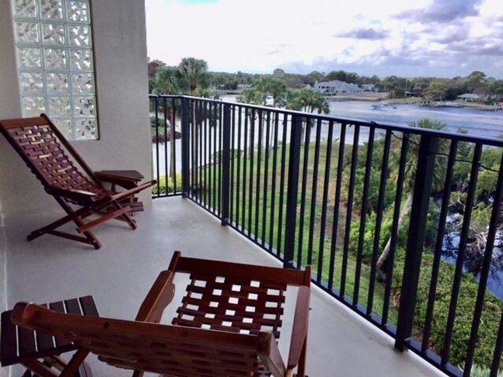 Photo of 1701 Marina Isle Way #402, Jupiter, FL 33477 (MLS # R11024335)