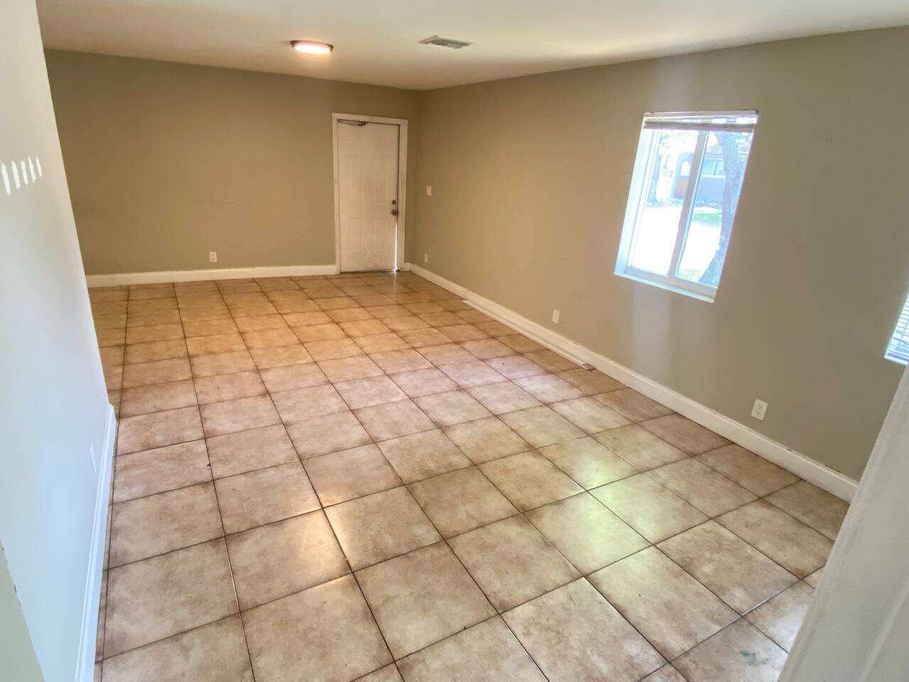 MONTICELLO PARK AMENDED PLAT - Residential Lease