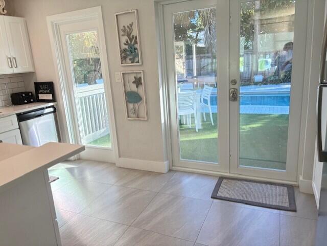 HILLSBORO SHORES - Residential Lease