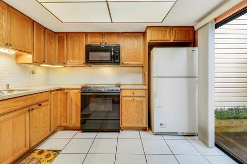 Photo of 128 Sherwood Circle #13b, Jupiter, FL 33458 (MLS # R11124007) Photo of 128 Sherwood Circle #13b, Jupiter, FL 33458 (MLS # R11124007)