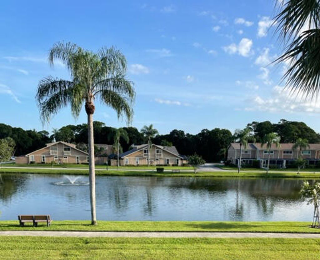 Photo of 251 Maplecrest Circle, Jupiter, FL 33458 (MLS # R10914498)