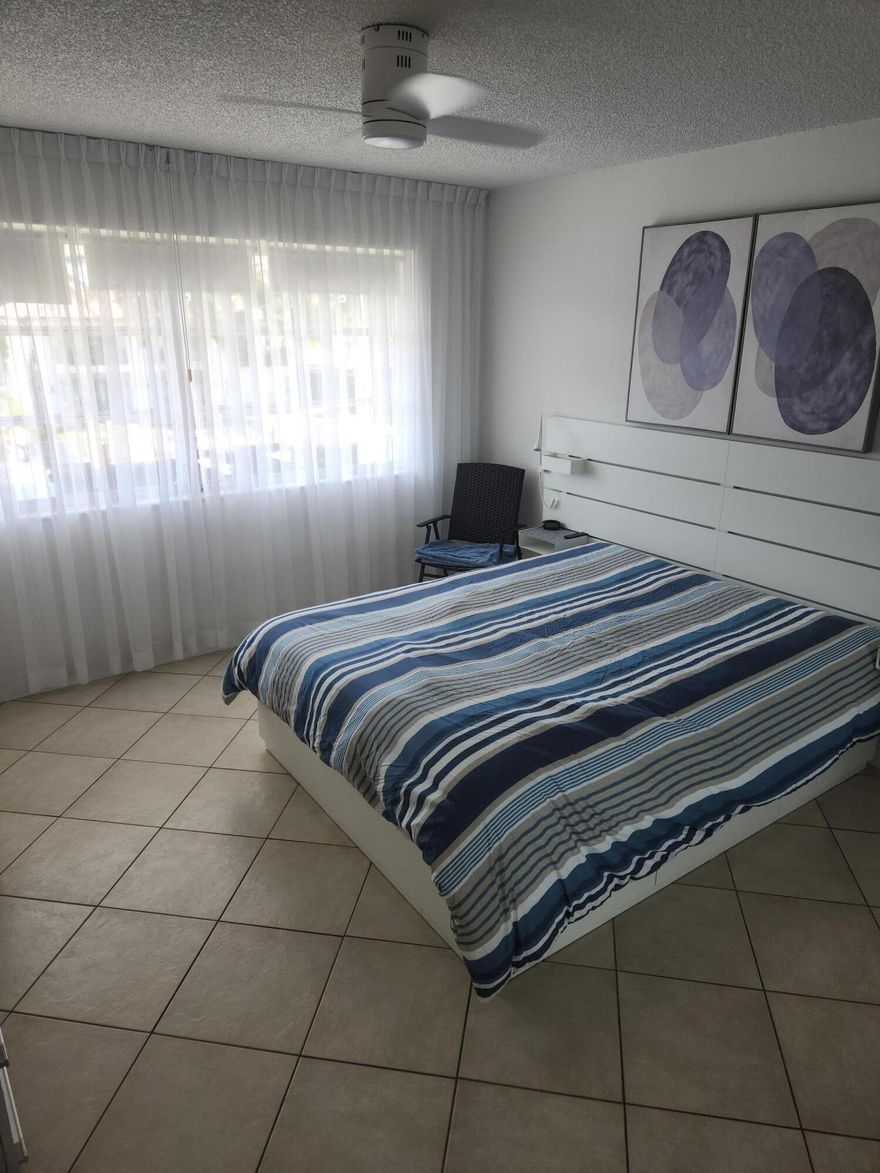 TOP FLLOR MODERN UNIT WITH BALCONY WATER VIEW, THIS UNIT IS OFFERED UNTIL OCTOBER 31, FULLY FURNISHED