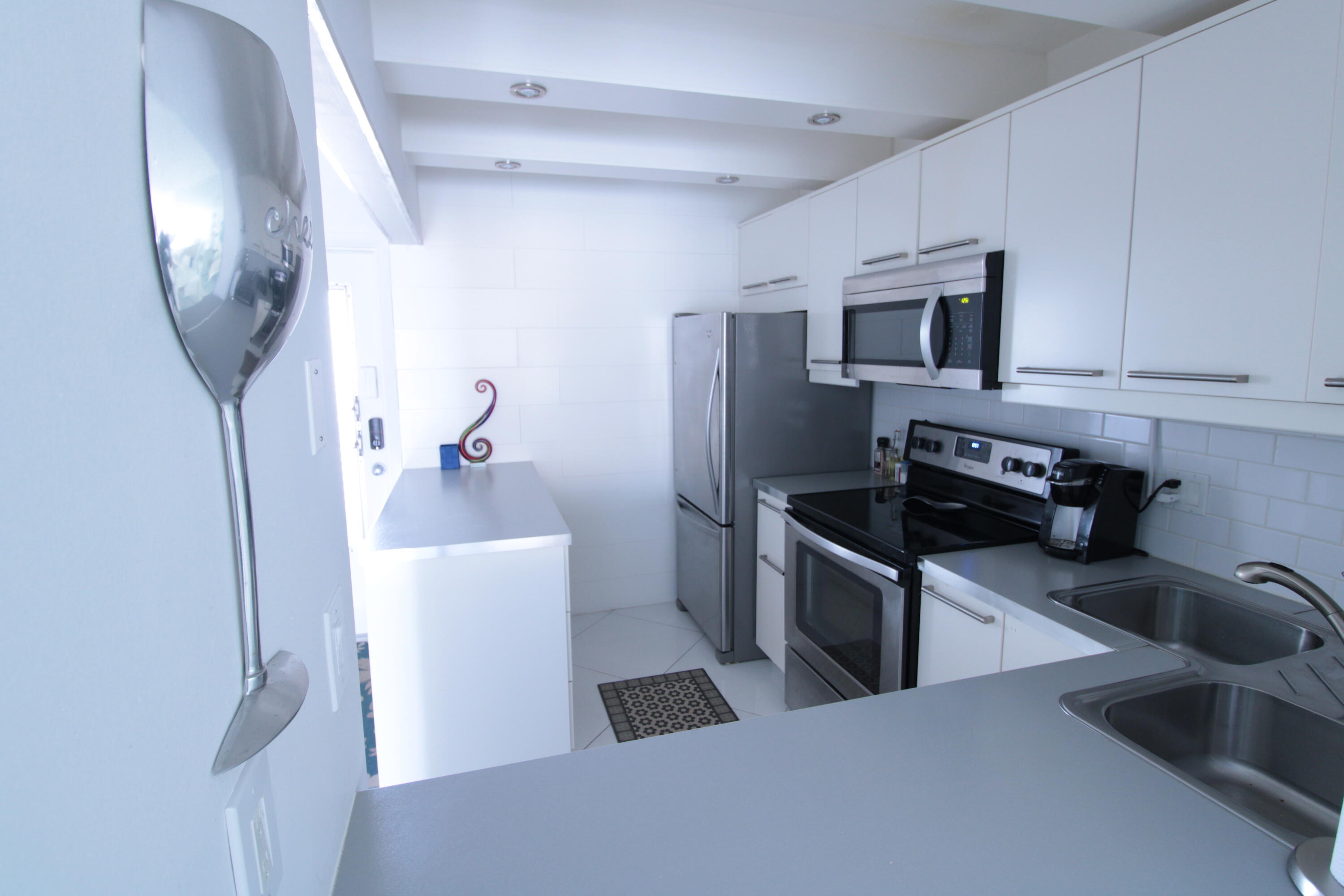 465 Paradise Isle Boulevard 305