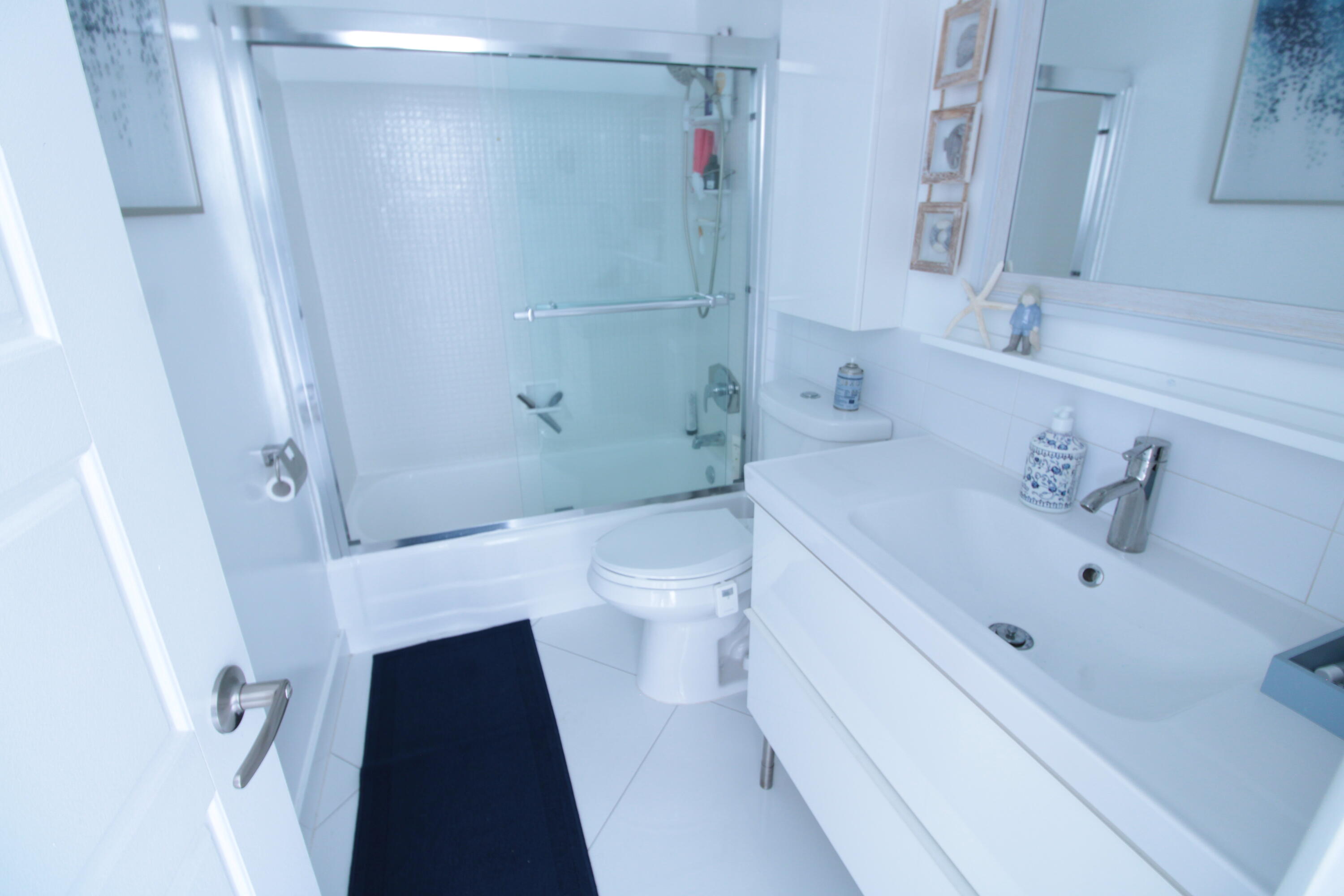 ISLE OF PARADISE CO-OP E - Residential Lease