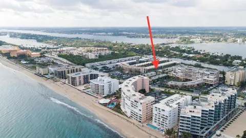 3605 S Ocean 103, South Palm Beach, FL MLS: R11055828