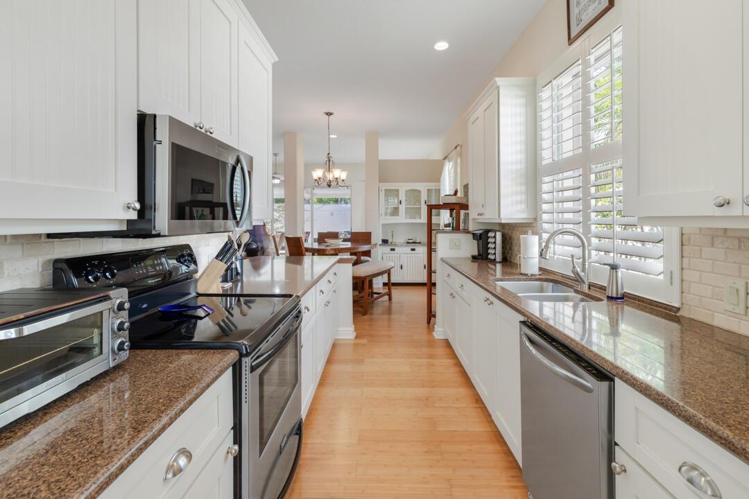 THE MEADOWS AT MARTIN DOW - Residential