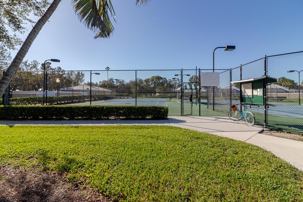 THE MEADOWS AT MARTIN DOW - Residential