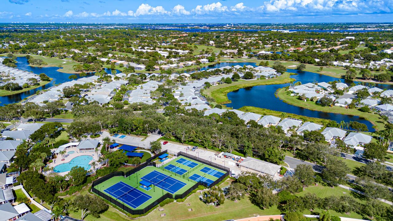 THE MEADOWS AT MARTIN DOW - Residential