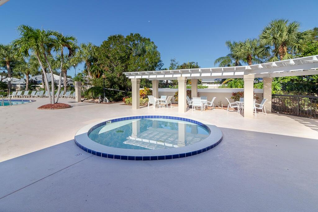 THE MEADOWS AT MARTIN DOW - Residential