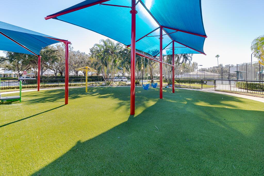 THE MEADOWS AT MARTIN DOW - Residential