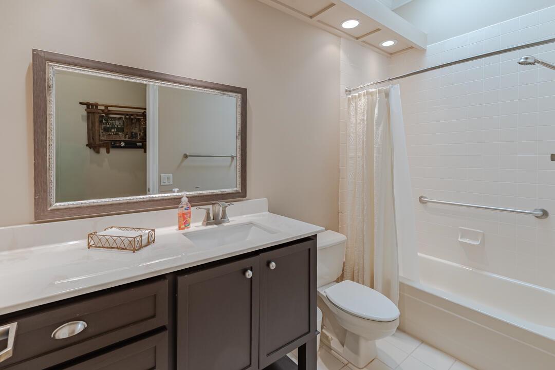 THE MEADOWS AT MARTIN DOW - Residential