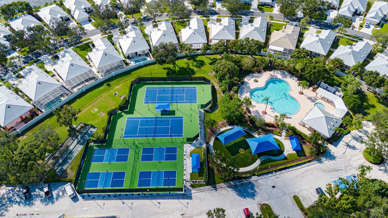 THE MEADOWS AT MARTIN DOW - Residential