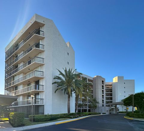 A home in Lake Worth