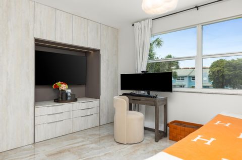 Tiny photo for 966 Jeffery Street, Boca Raton, FL 33487 (MLS # B26016784)
