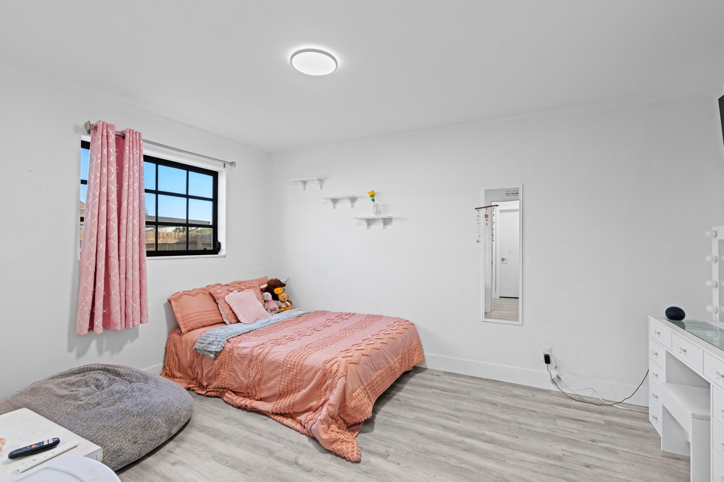 FOREST HILL PARK - Residential