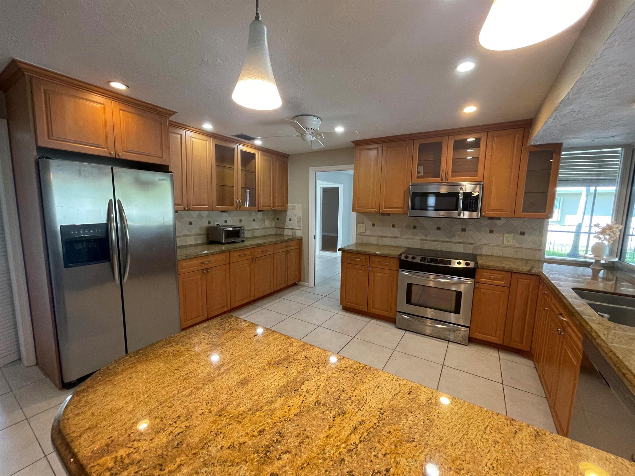 1880 NW 83rd Drive, Coral Springs, FL, 33071/$623,000 9 1880 NW 83rd Drive