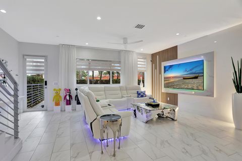 1025 NE 18th Avenue 105 Fort Lauderdale FL 33304