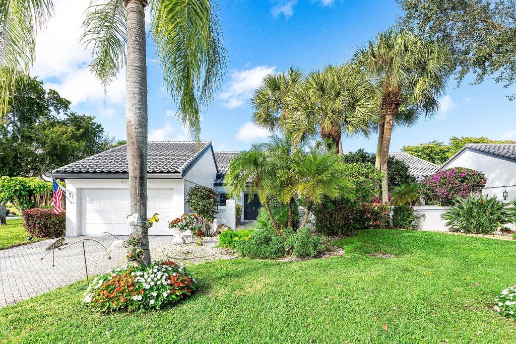 Photo of 71 Windsor Circle, Boynton Beach, FL 33436 (MLS # R11158781)