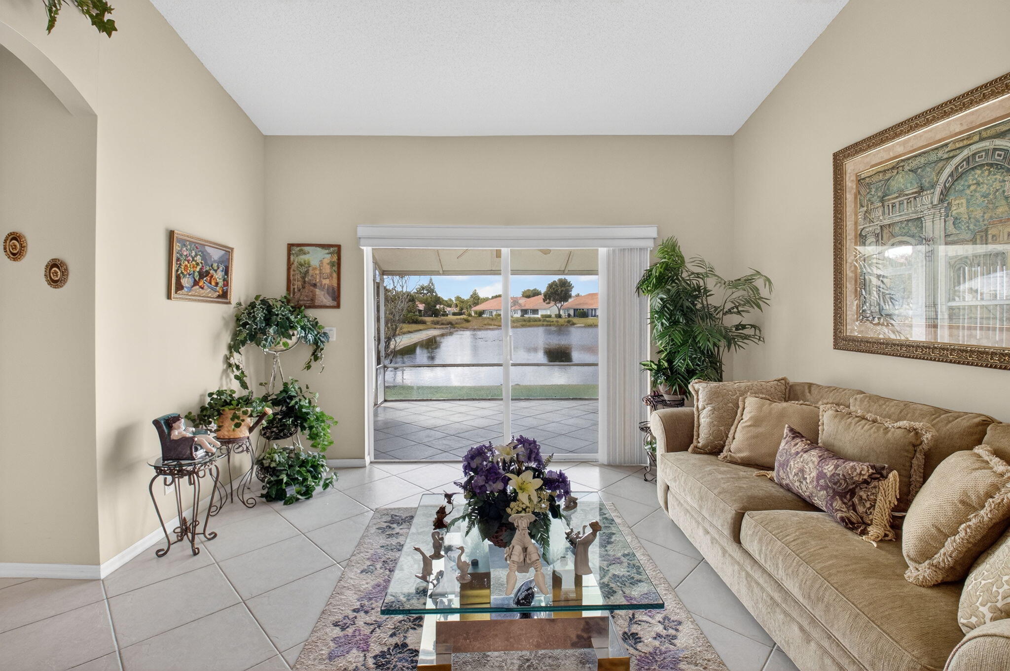 FLORAL LAKES - Residential