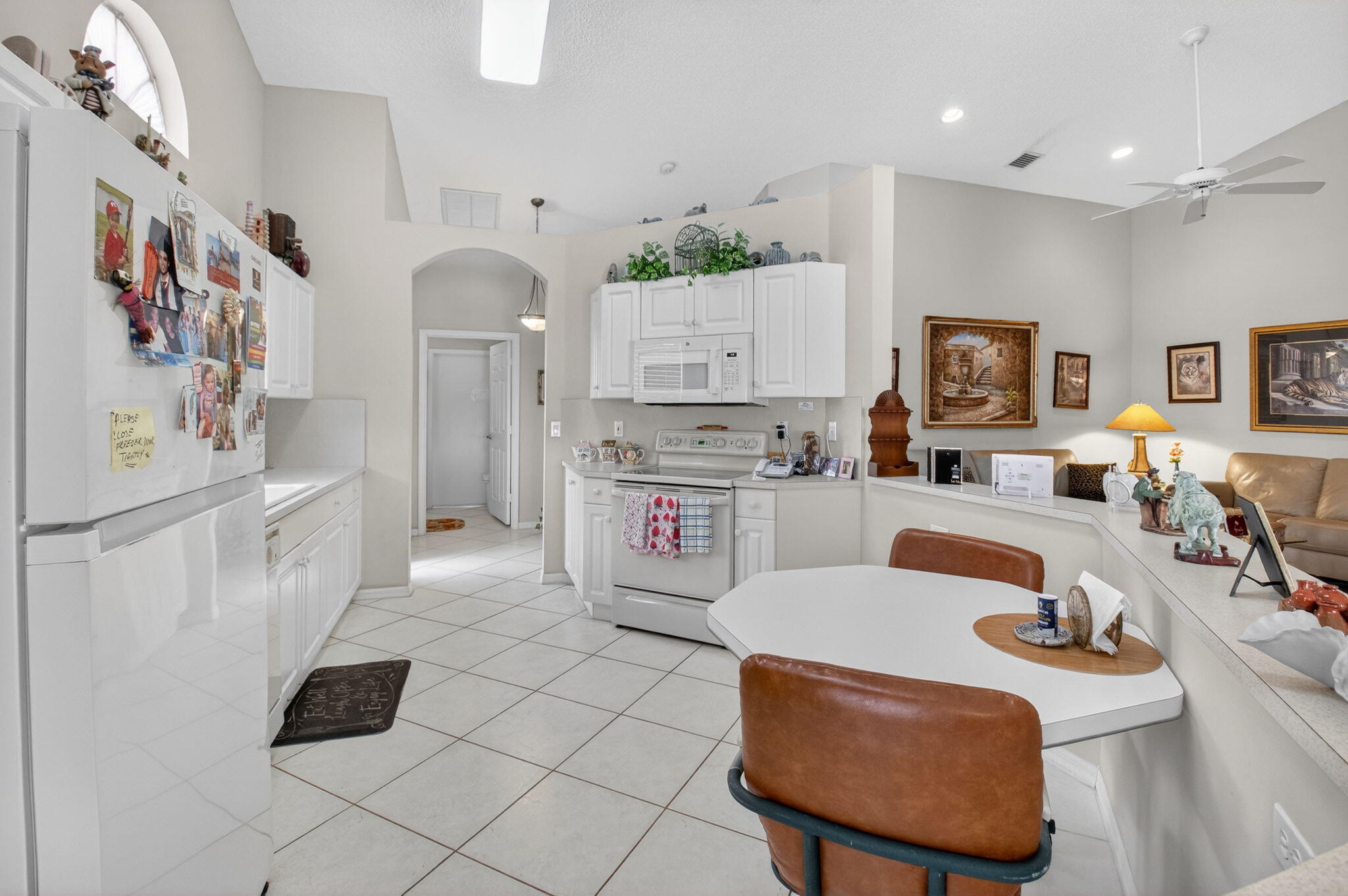 FLORAL LAKES - Residential