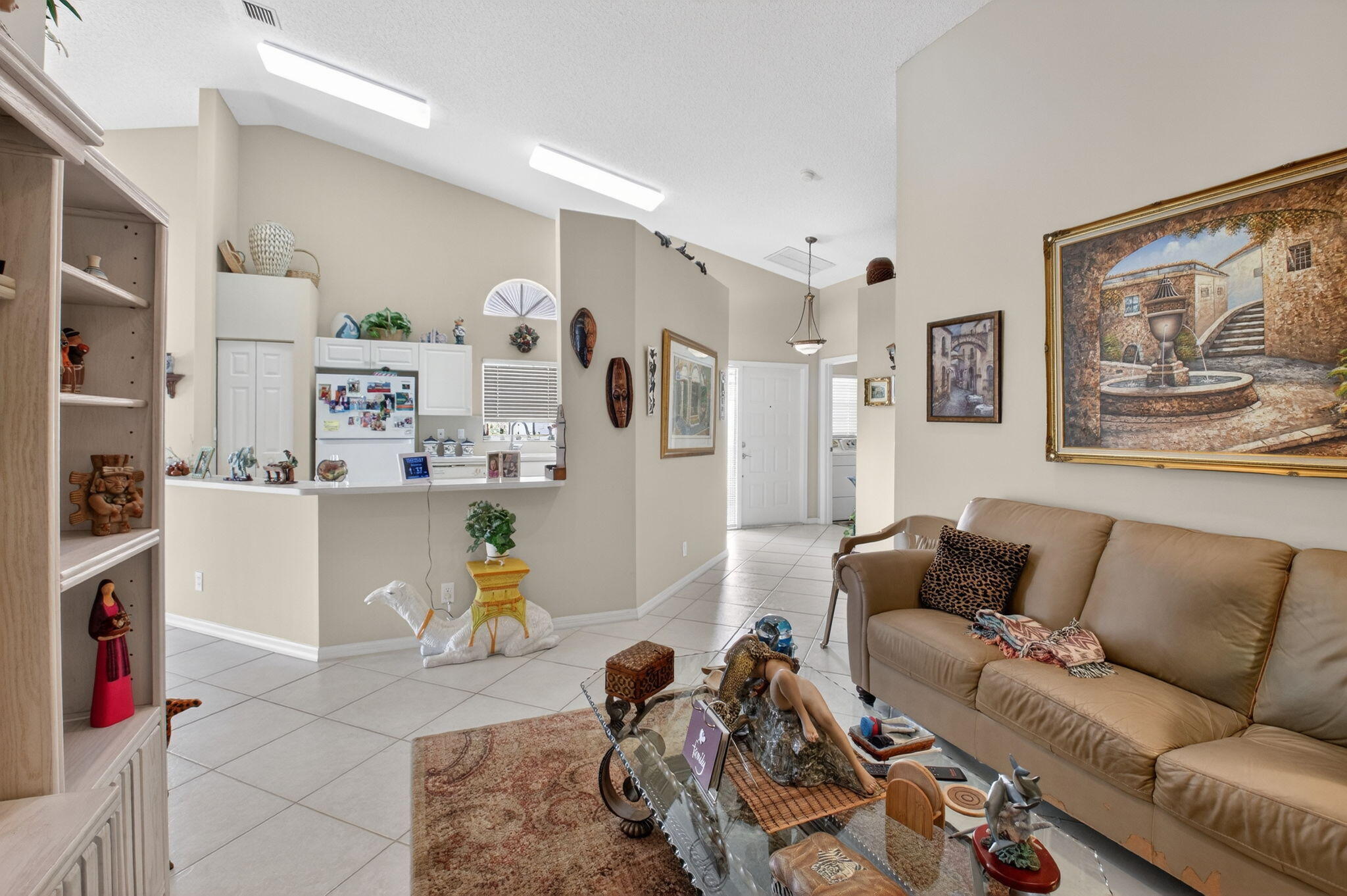 FLORAL LAKES - Residential