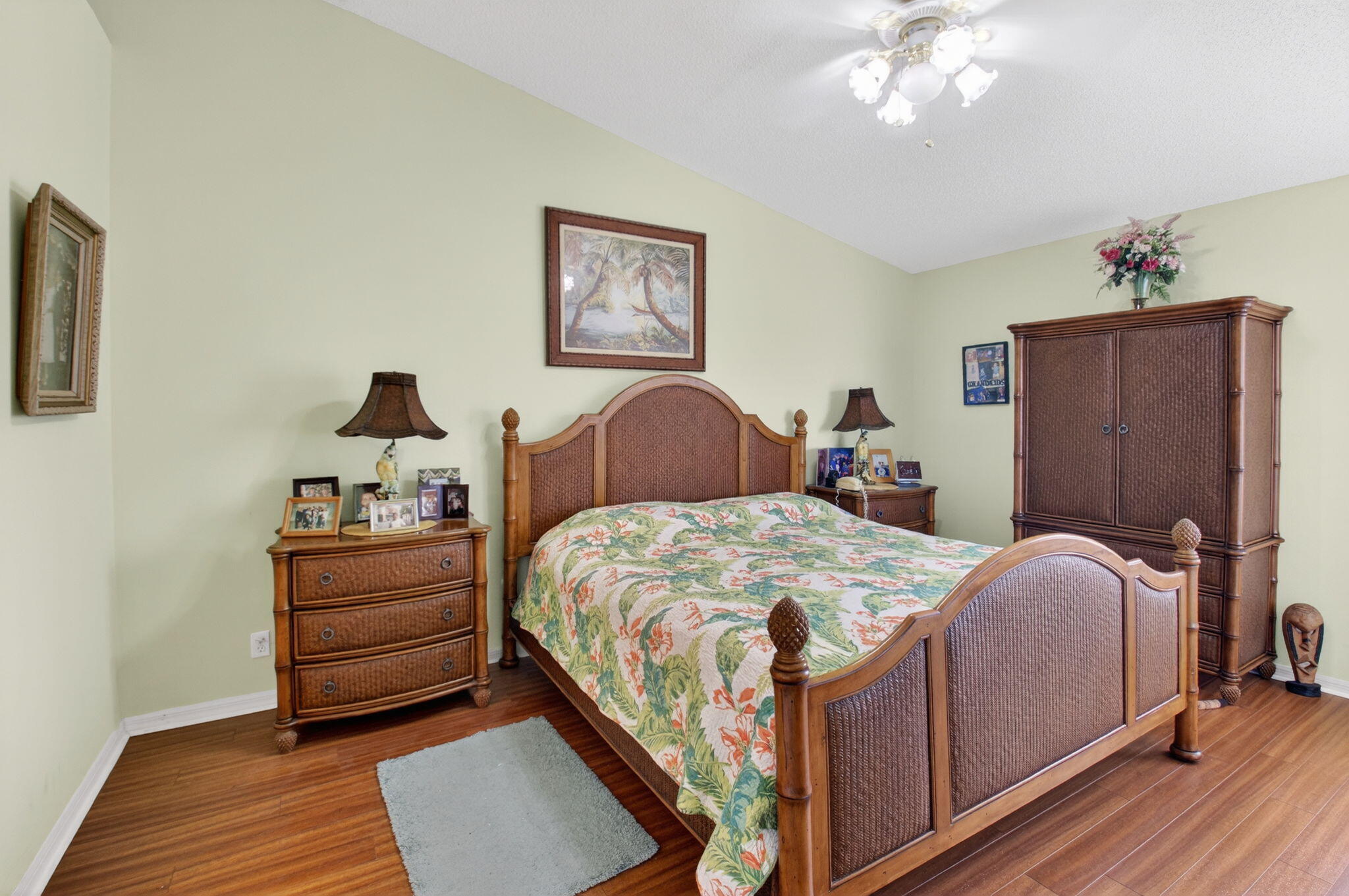 FLORAL LAKES - Residential