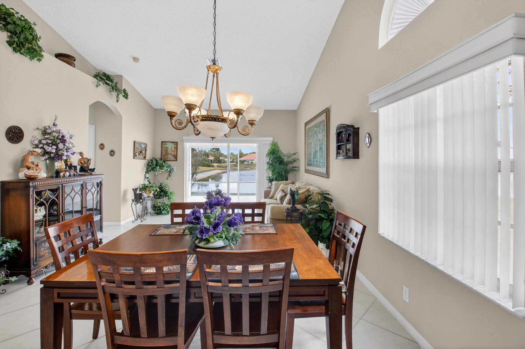 FLORAL LAKES - Residential