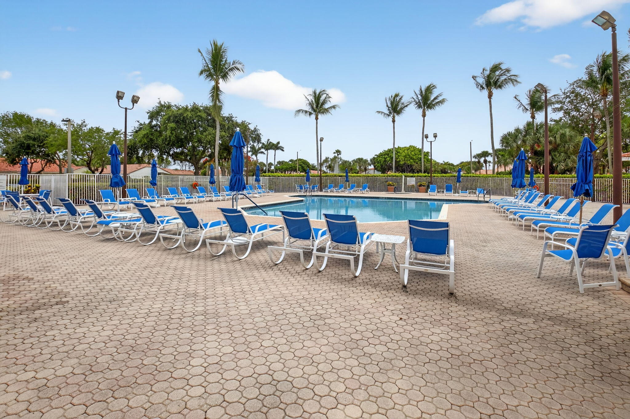 FLORAL LAKES - Residential