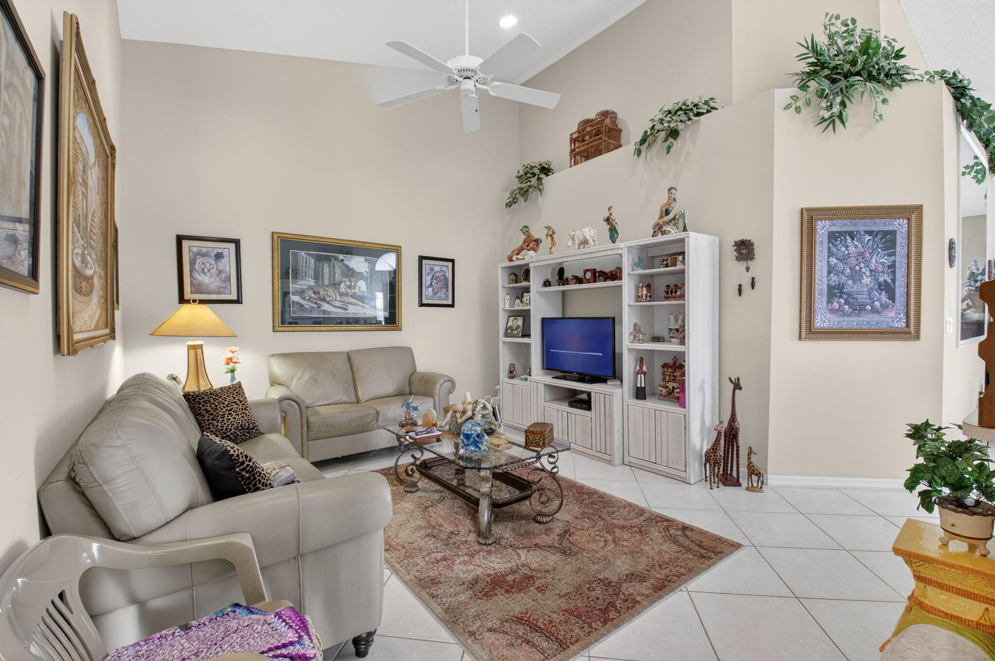 FLORAL LAKES - Residential