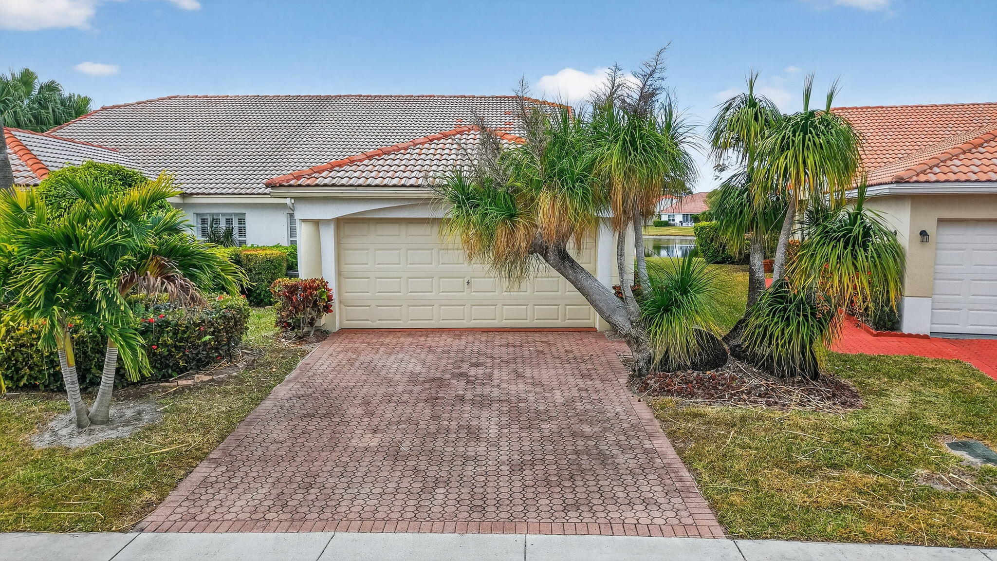 FLORAL LAKES - Residential