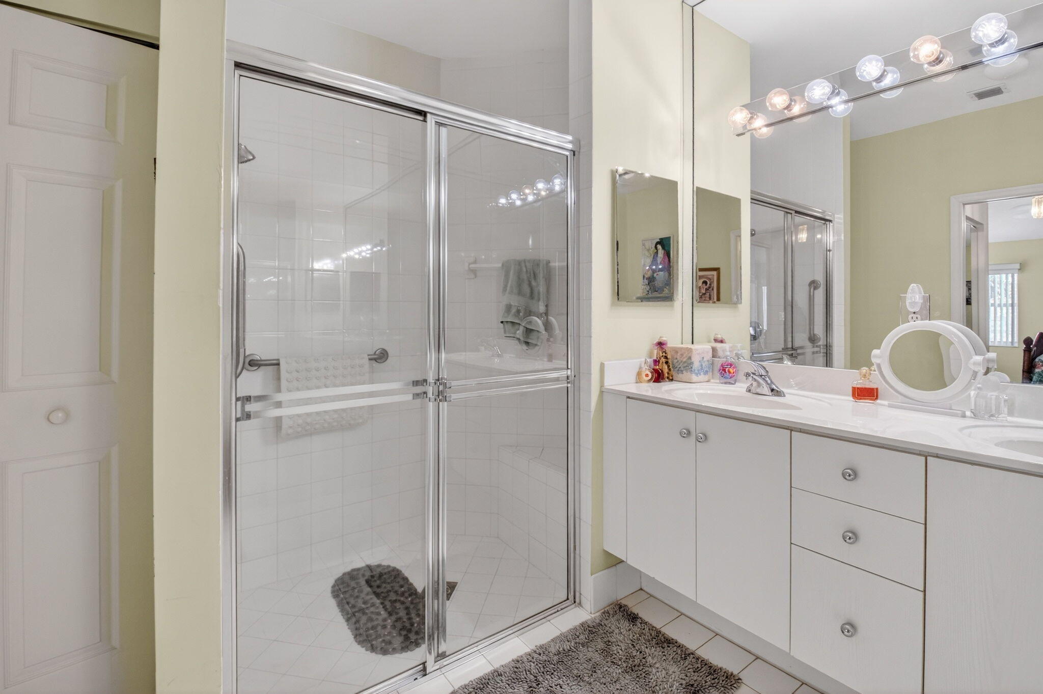 FLORAL LAKES - Residential