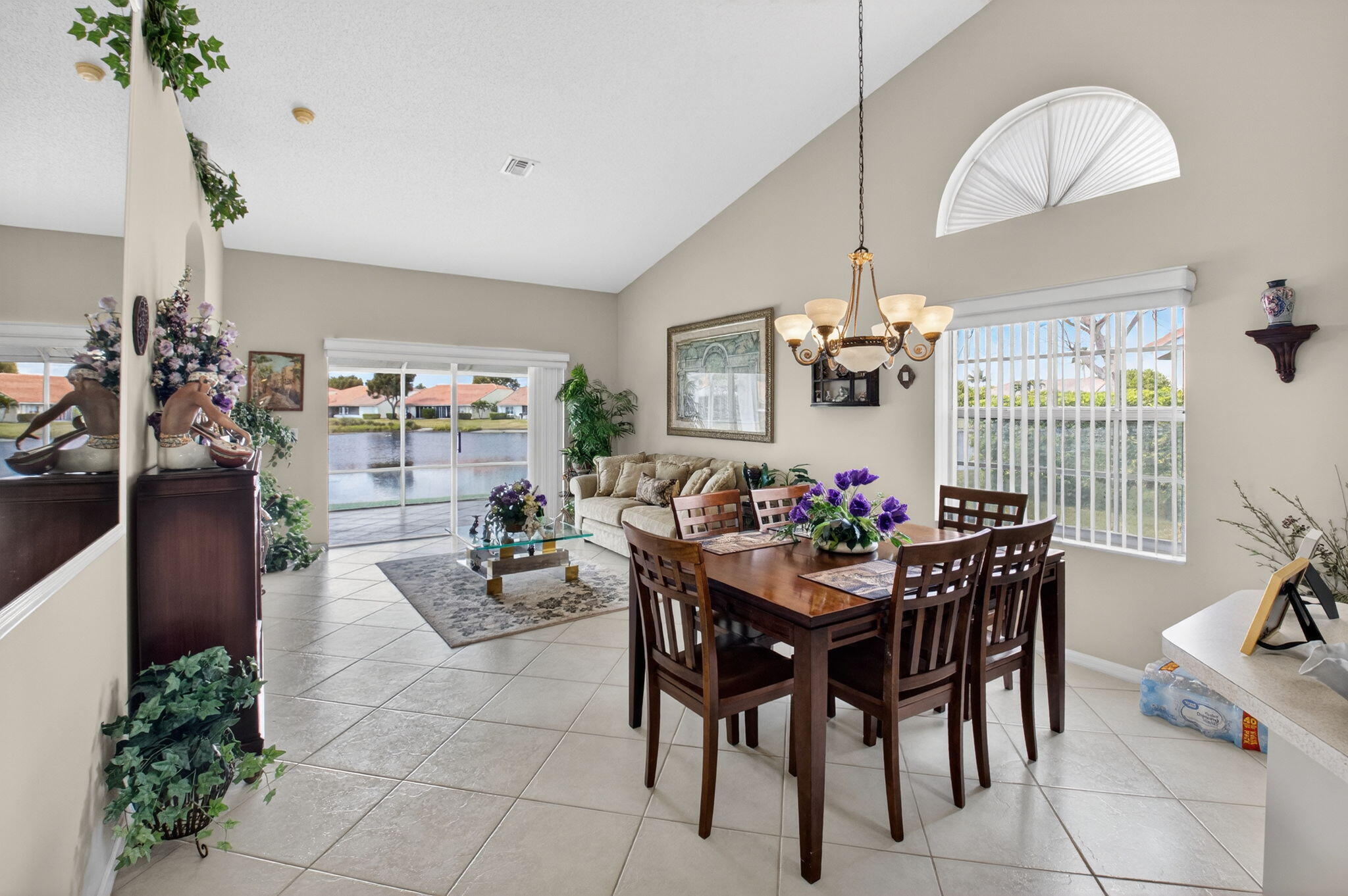 FLORAL LAKES - Residential