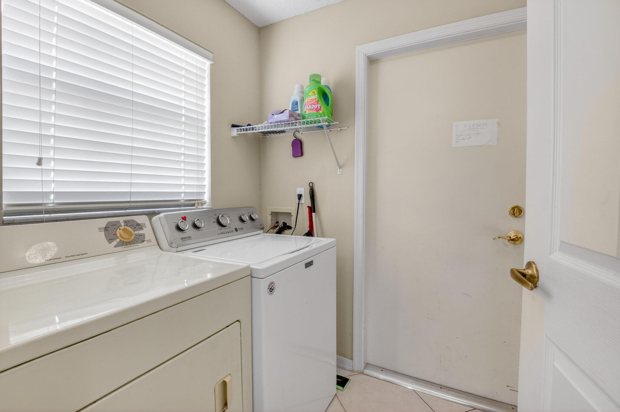 FLORAL LAKES - Residential