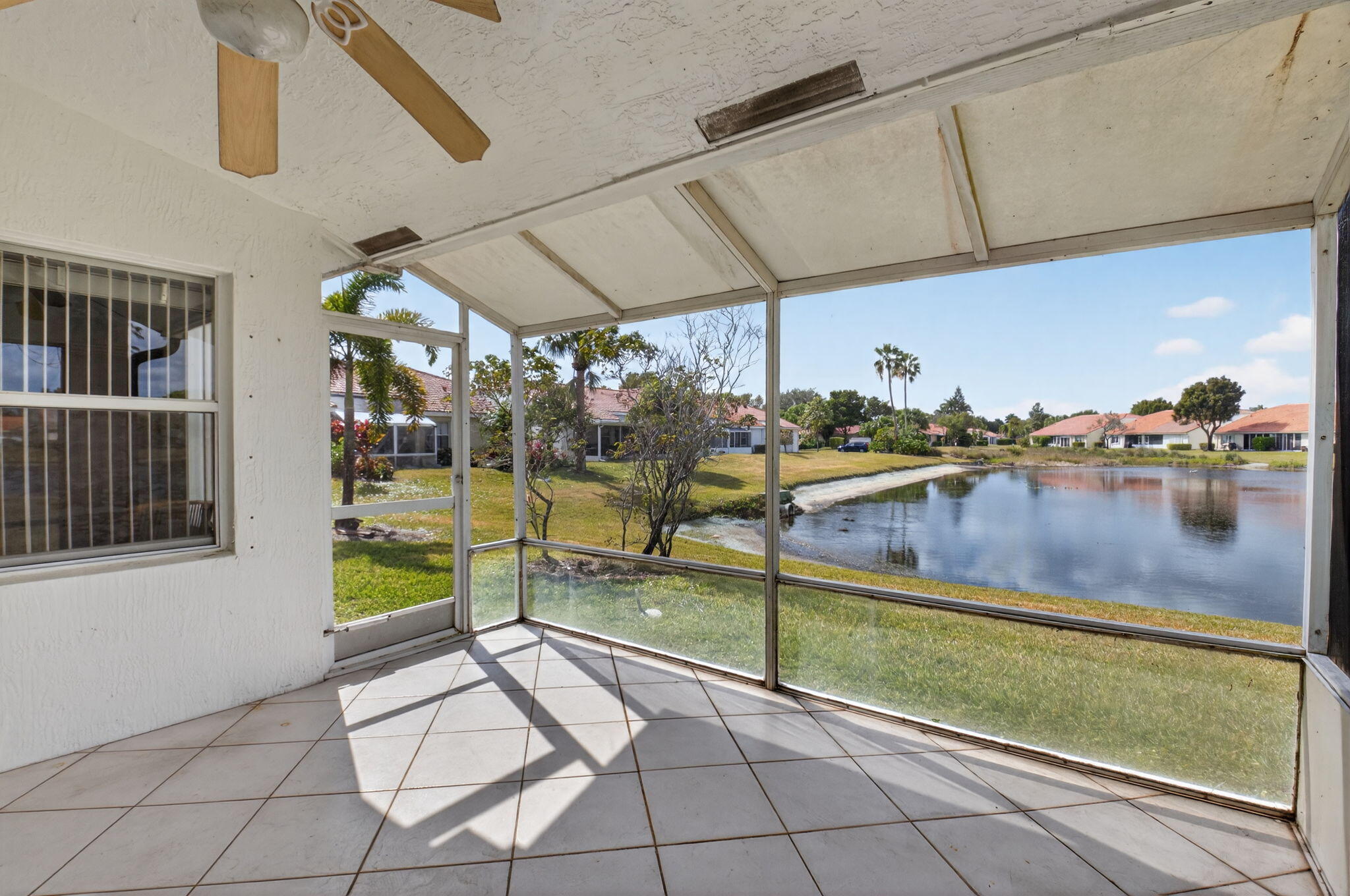 FLORAL LAKES - Residential