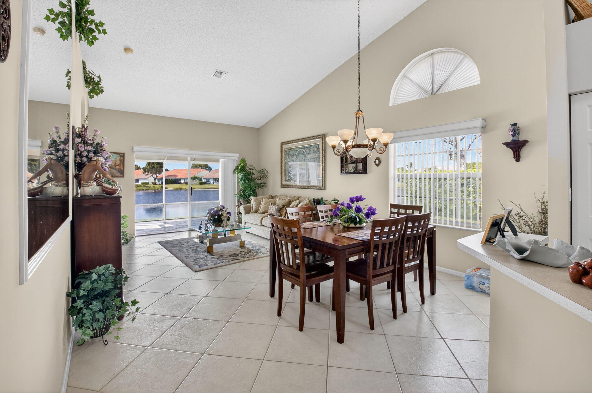 FLORAL LAKES - Residential