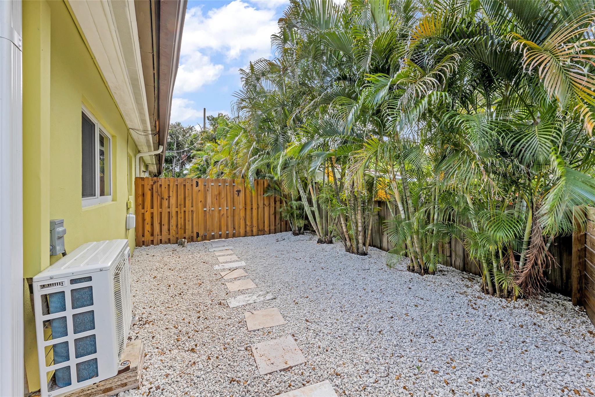 Wilton Manors First Add 2 - Residential Lease