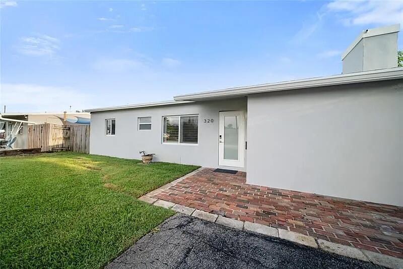 COLLIER ESTATES 1ST ADD - Residential Lease