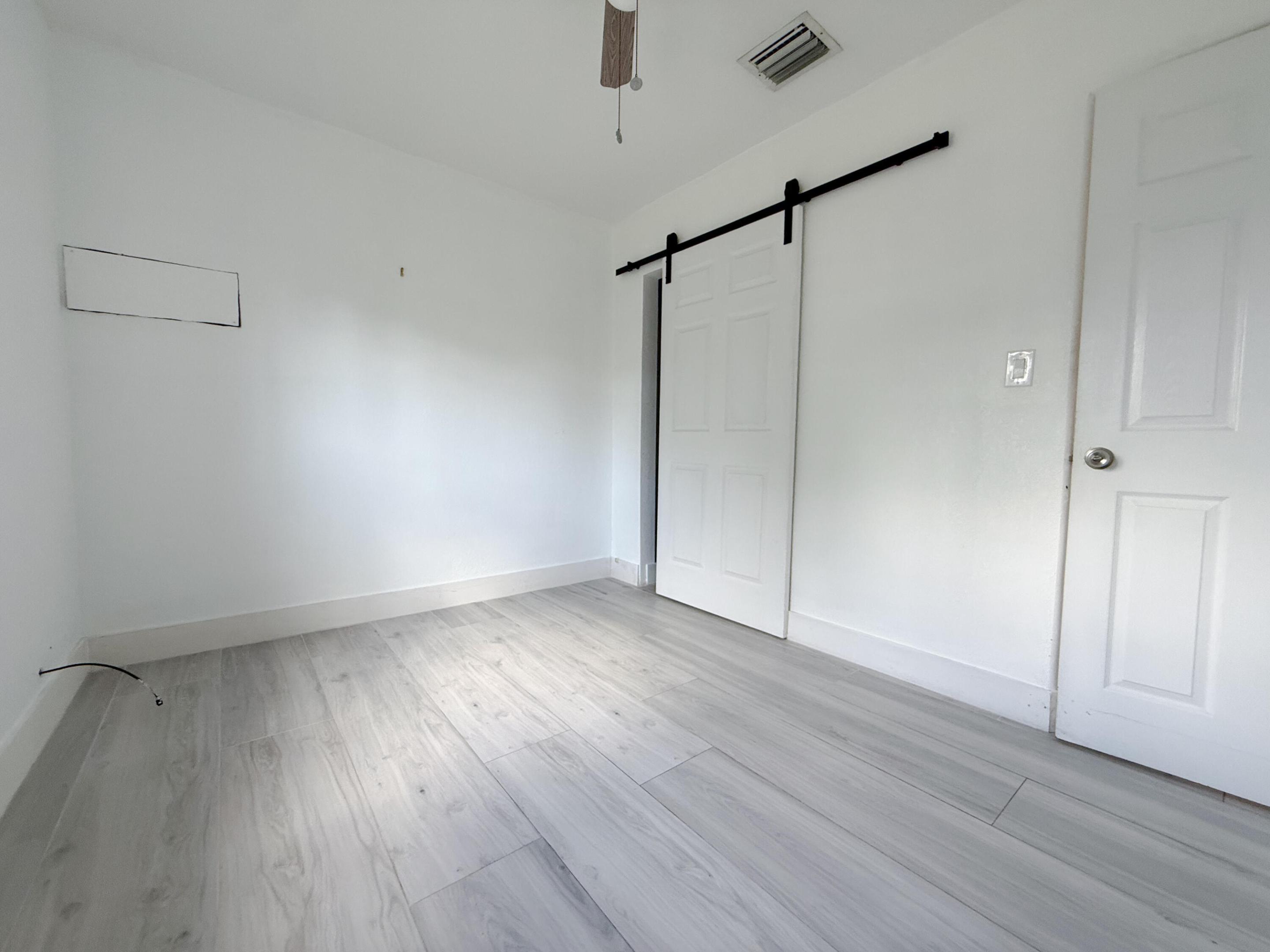 COLLIER ESTATES 1ST ADD - Residential Lease