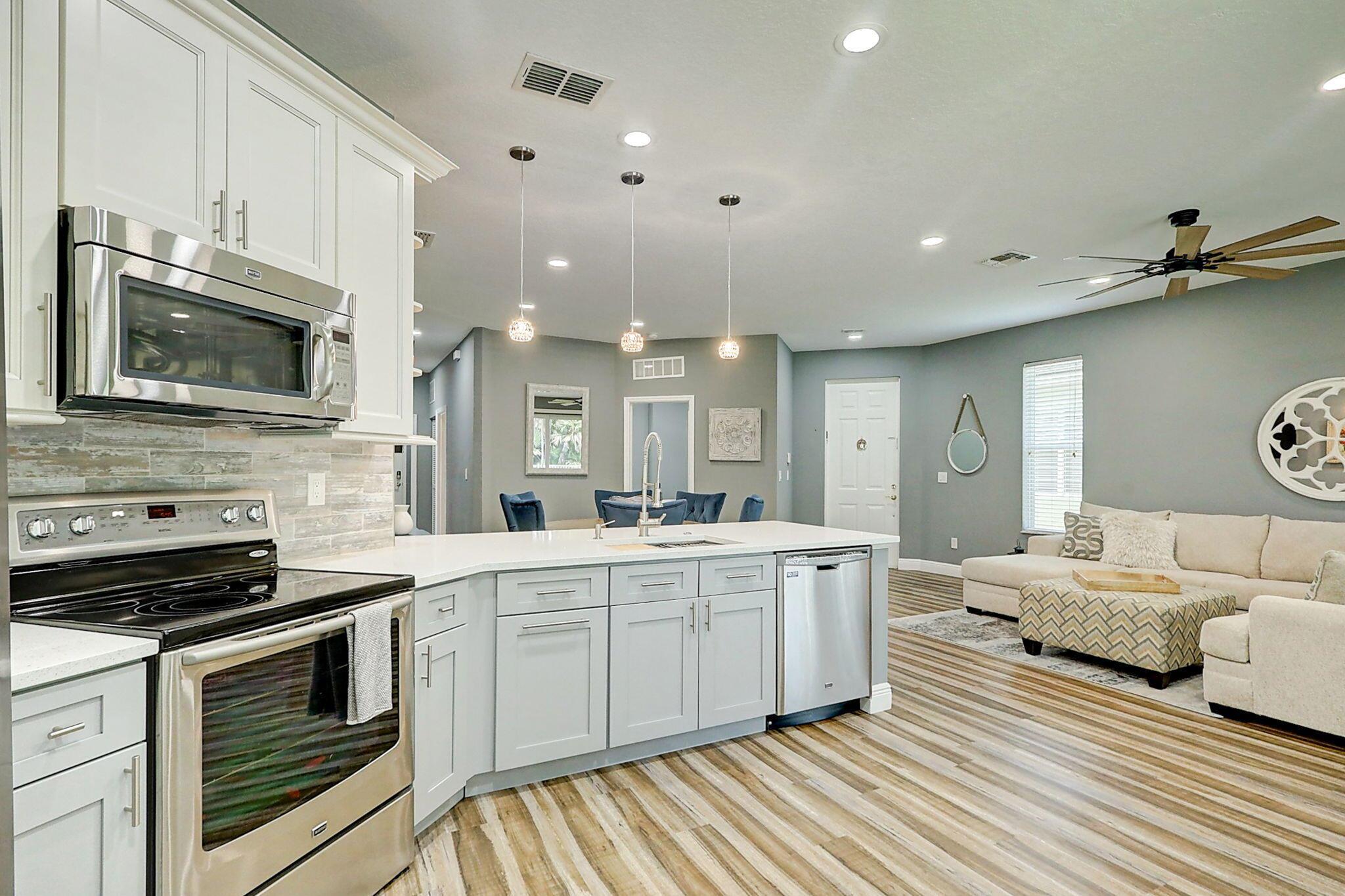 HERITAGE OAKS AT TRADITION - Residential Lease