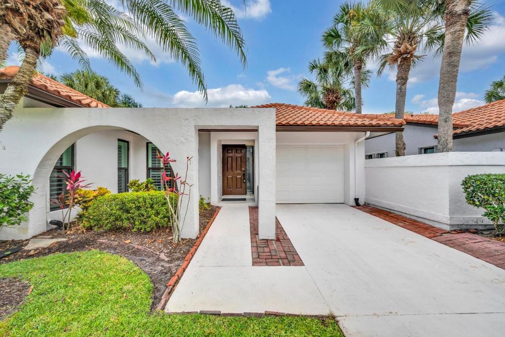 Photo of 4094 SW Osprey Creek Way, Palm City, FL 34990 (MLS # R10984549)