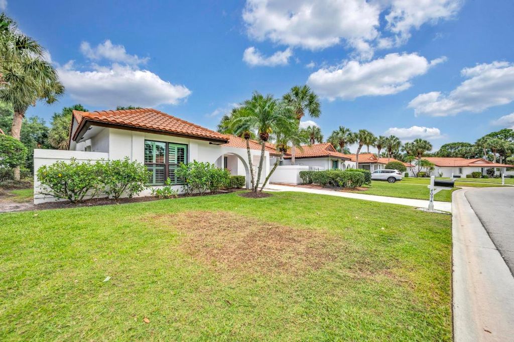 Photo of 4094 SW Osprey Creek Way, Palm City, FL 34990 (MLS # R10984549)