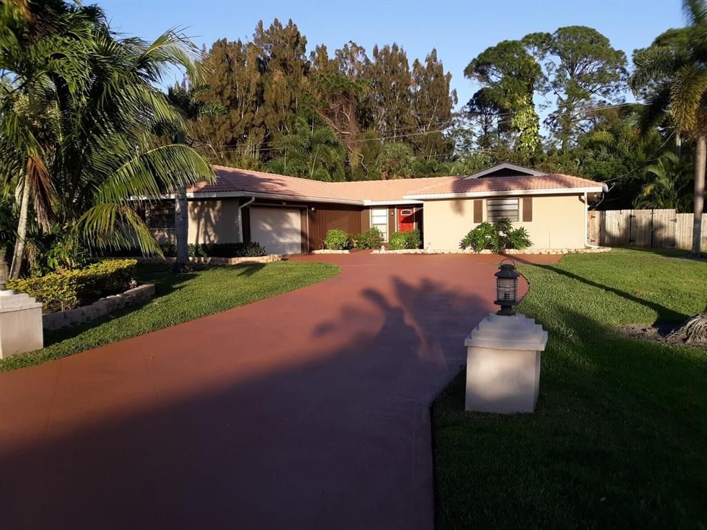 Photo of 2679 NW Florida Avenue, Stuart, FL 34994 (MLS # R10693934)