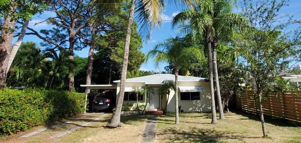 Photo of 1116 NE 11th Ave, Fort Lauderdale, FL 33304 (MLS # F10313971)