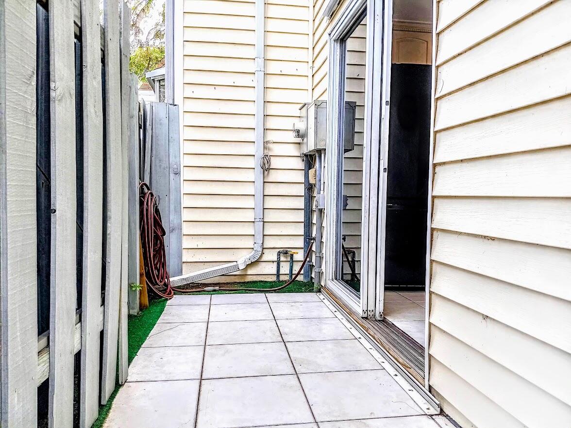 EDGEWATER TOWNHOMES - Residential