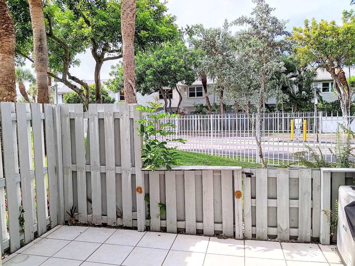 EDGEWATER TOWNHOMES - Residential